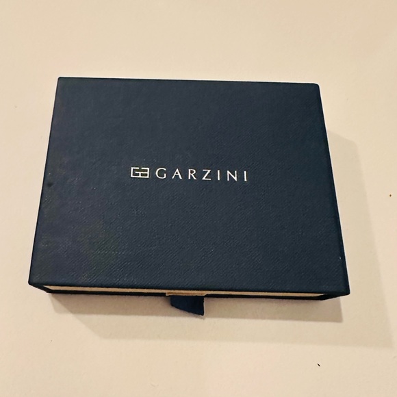 New Garzini majic wallet in brown color made of Croc leather up for sale. - Picture 1 of 7